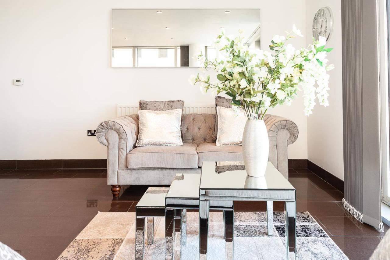 2 Bedroom 2 Bathroom Apartment In Central Milton Keynes With Free Parking And Smart Tv - Contractors, Relocation, Business Travellers Exterior foto